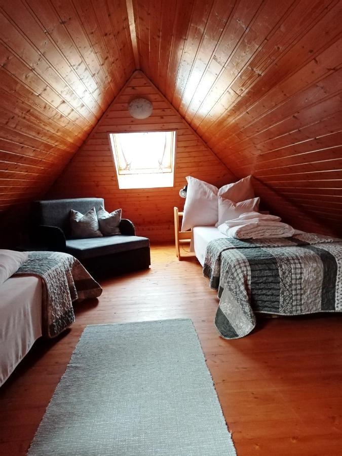 Eoetvoes Nyaralo Villa Siofok Bagian luar foto