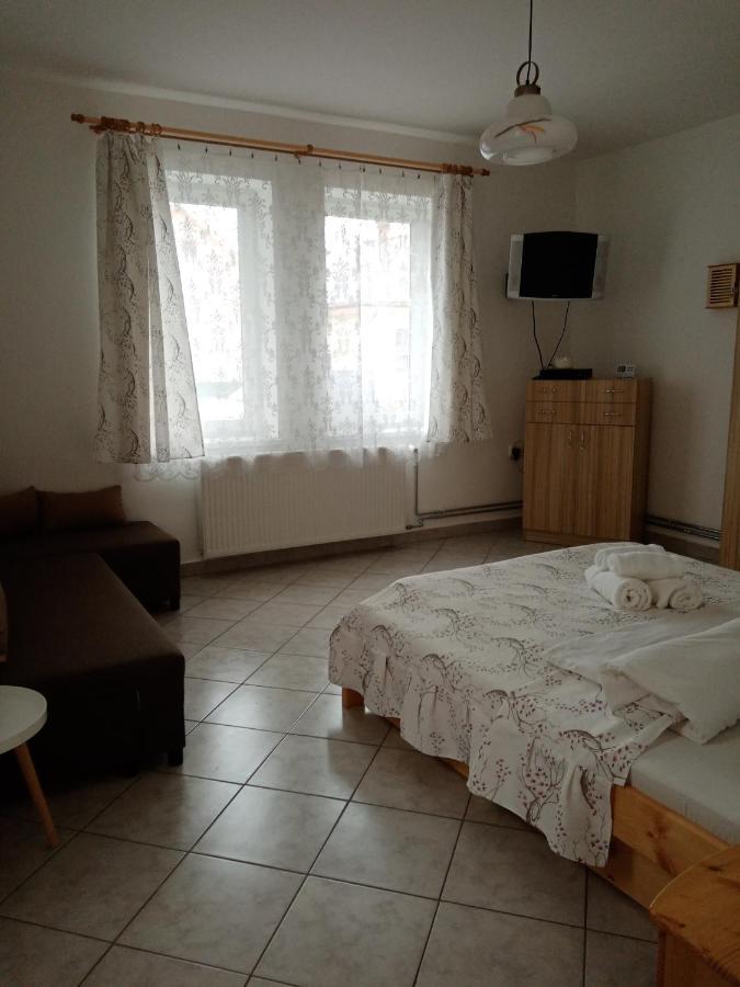 Eoetvoes Nyaralo Villa Siofok Bagian luar foto